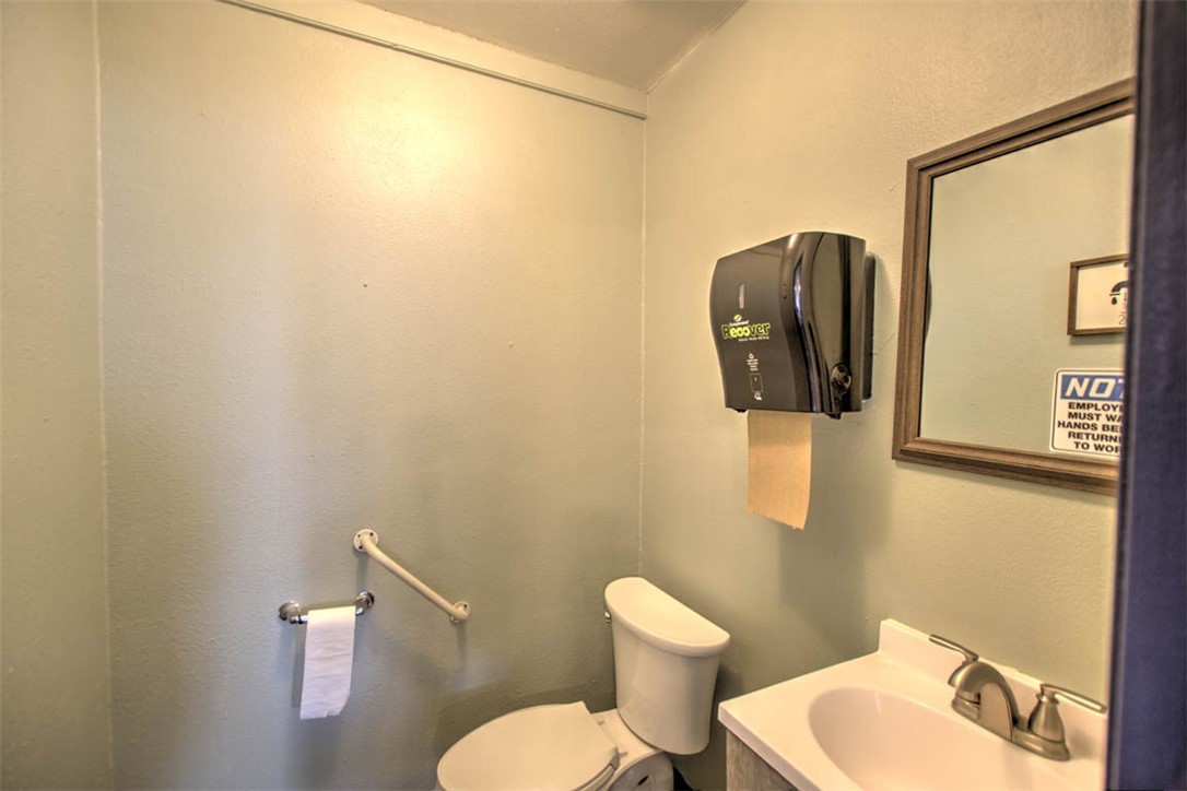 202 S Business 51 Property Photo 17