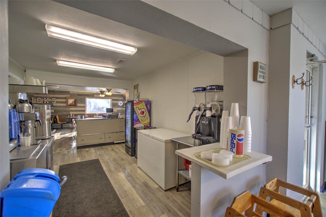 202 S Business 51 Property Photo 18