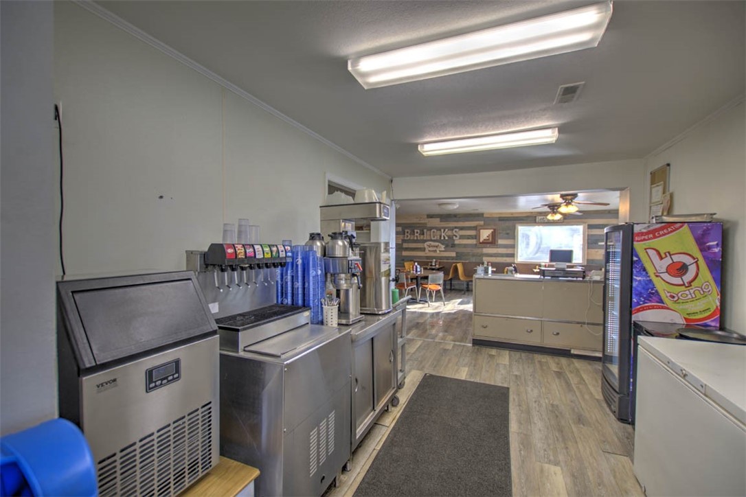 202 S Business 51 Property Photo 19