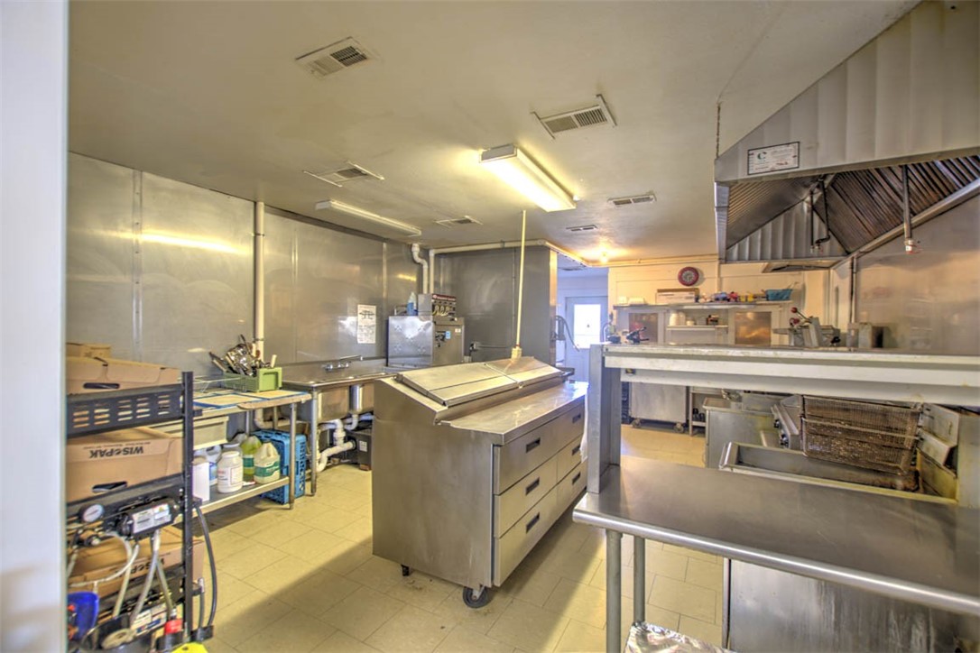 202 S Business 51 Property Photo 20