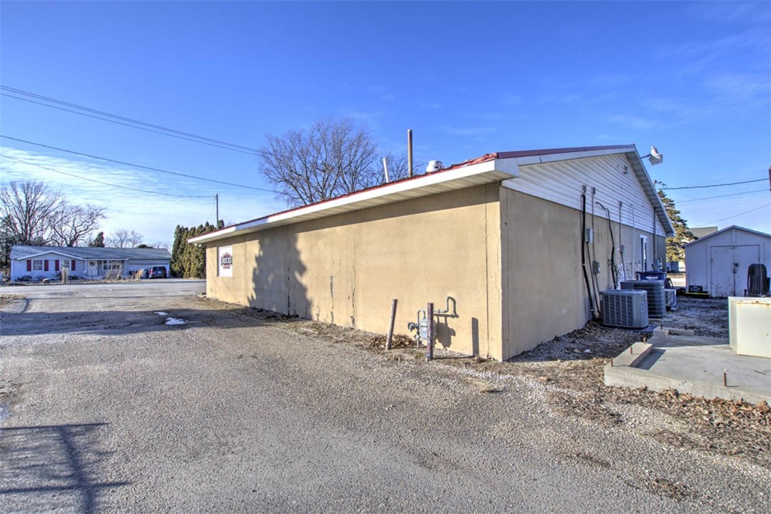 202 S Business 51 Property Photo 26