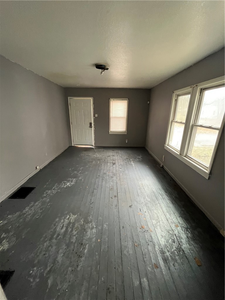 1225 S Silas Street Property Photo 2