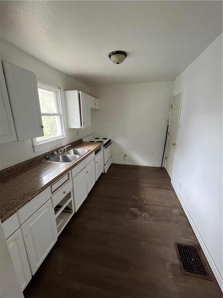 1225 S Silas Street Property Photo 3