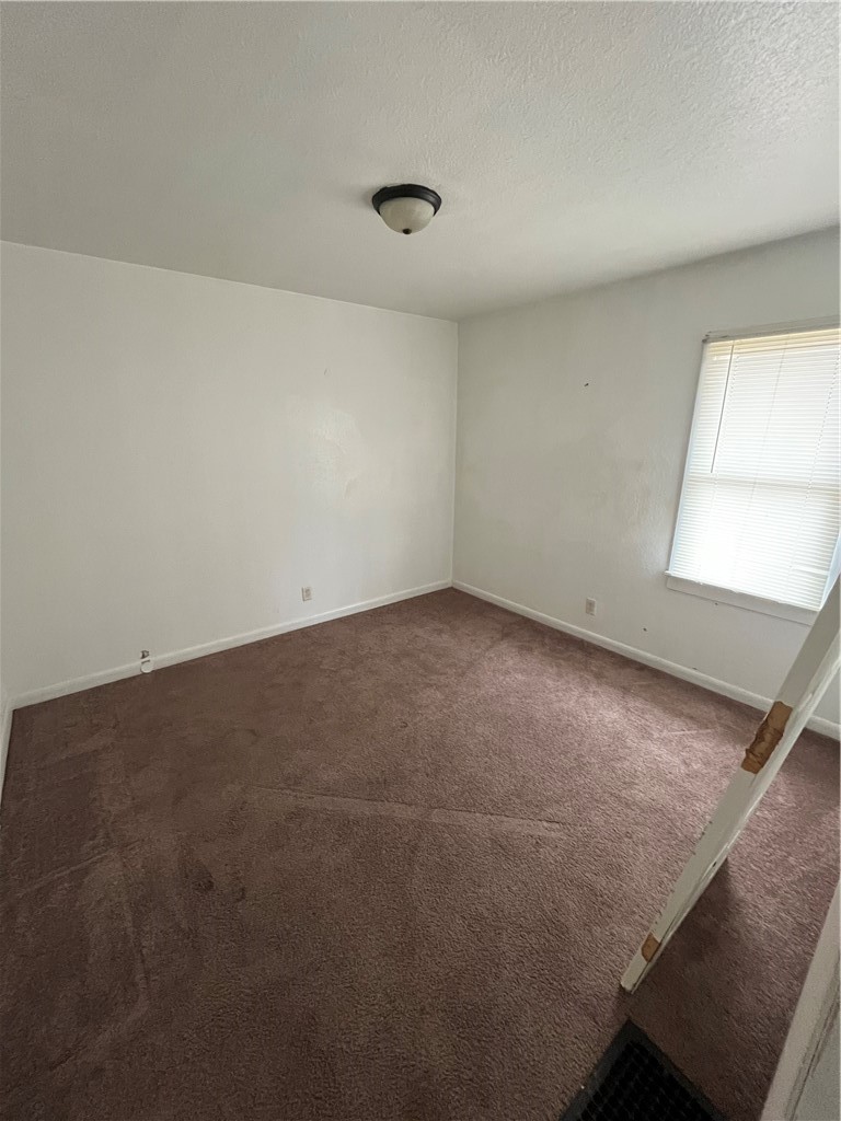 1225 S Silas Street Property Photo 5