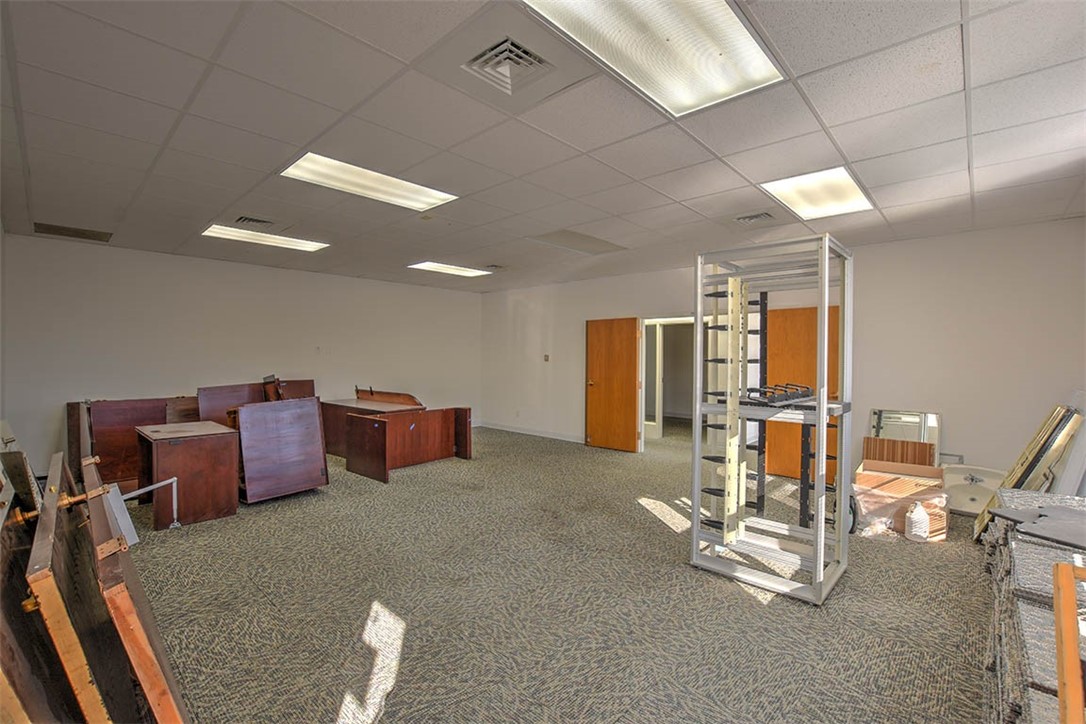 433 W Pershing Road Property Photo 10