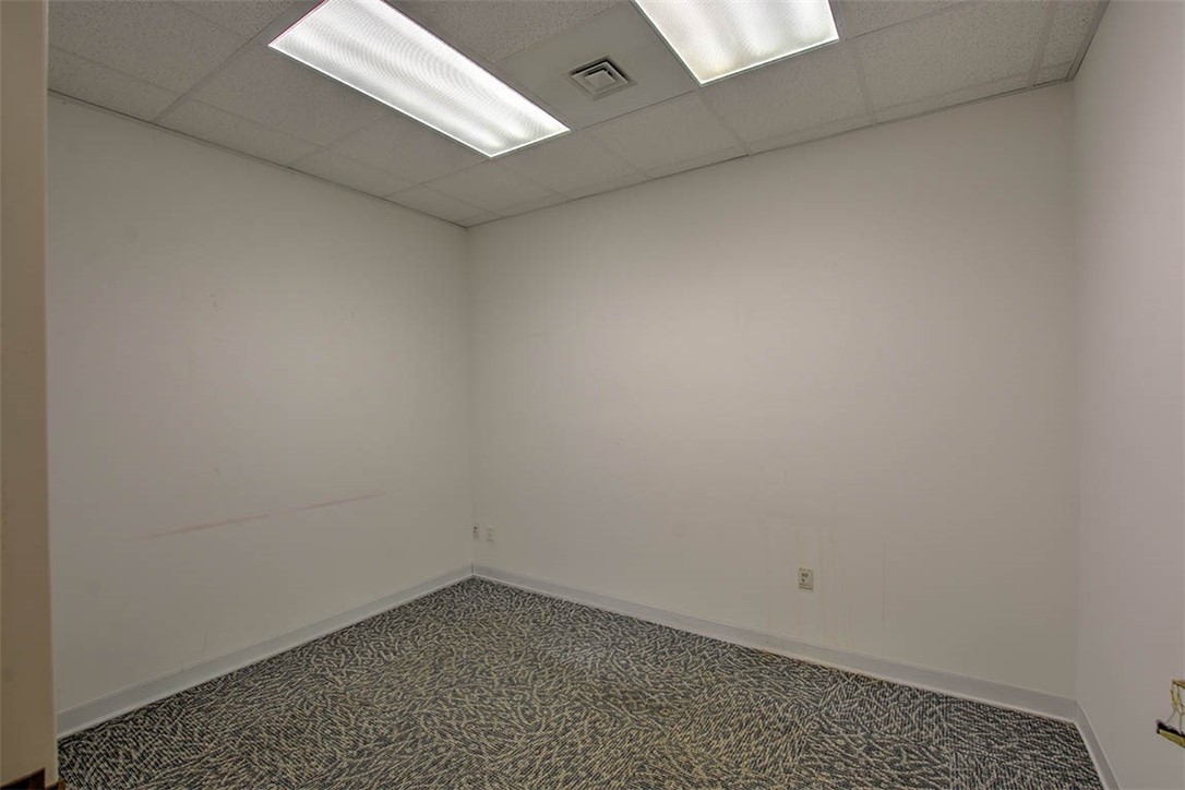 433 W Pershing Road Property Photo 11