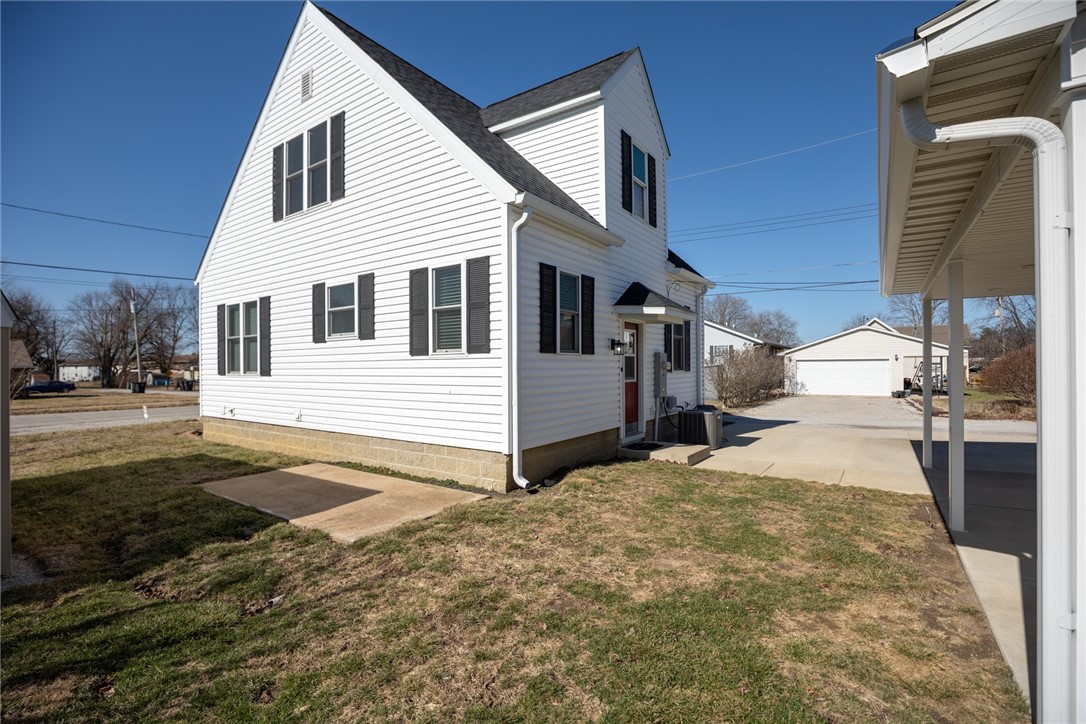 302 N Main Street Property Photo 5