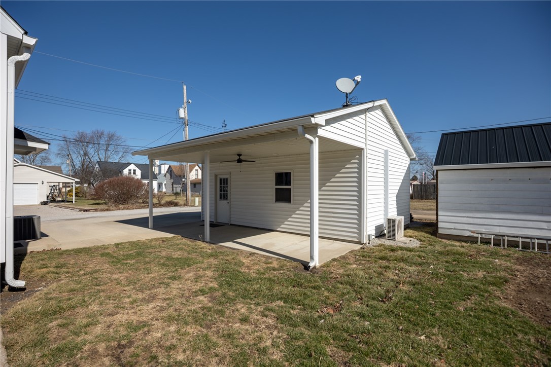 302 N Main Street Property Photo 6