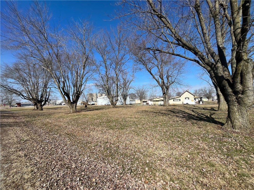 705 2nd Street Property Photo 2