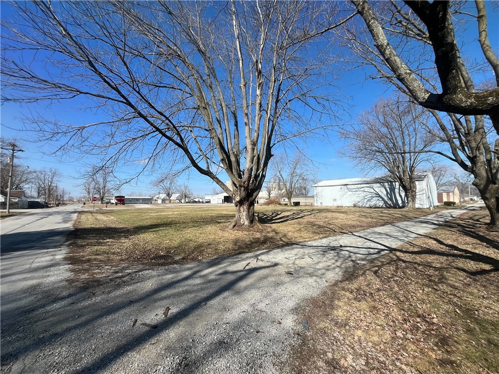 705 2nd Street Property Photo 4