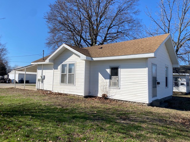 12 Railroad Avenue Property Photo 1