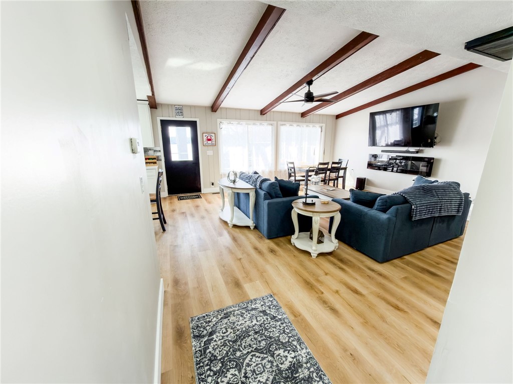7 Circle Drive Property Photo 4