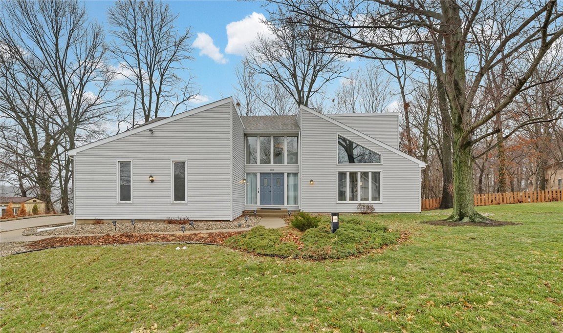 1203 Lakeridge Court Property Photo 2