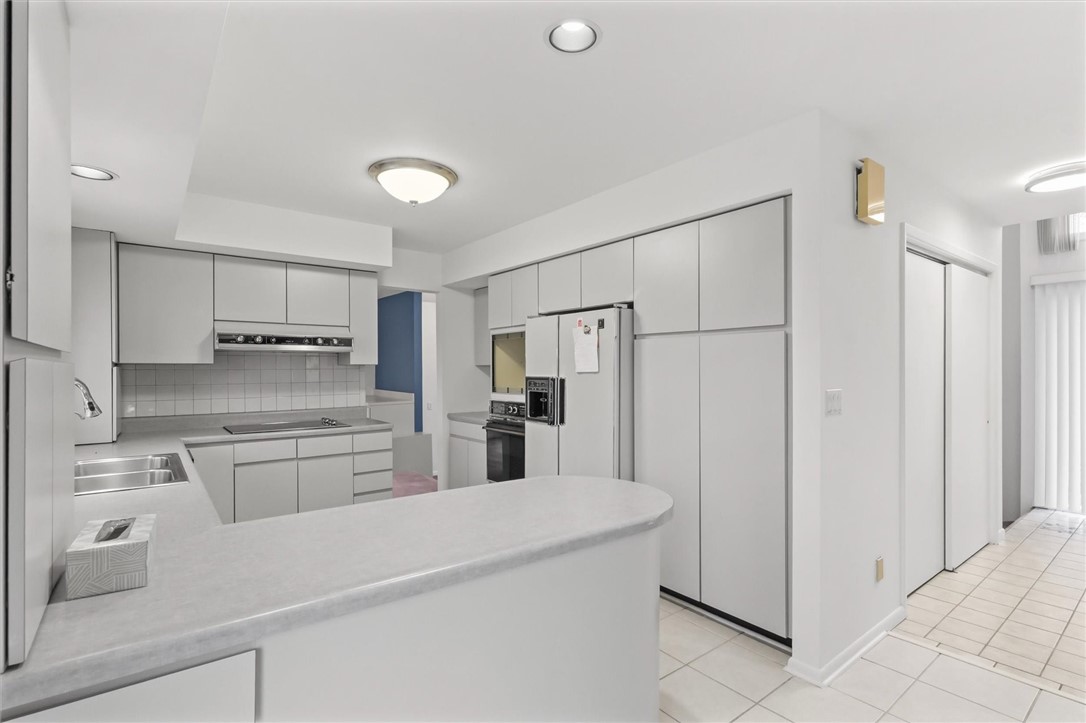1203 Lakeridge Court Property Photo 12