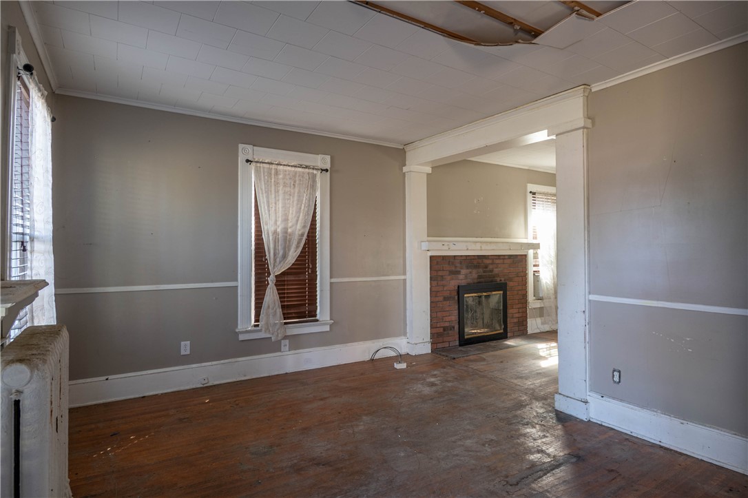 701 E 3rd Street Property Photo 3