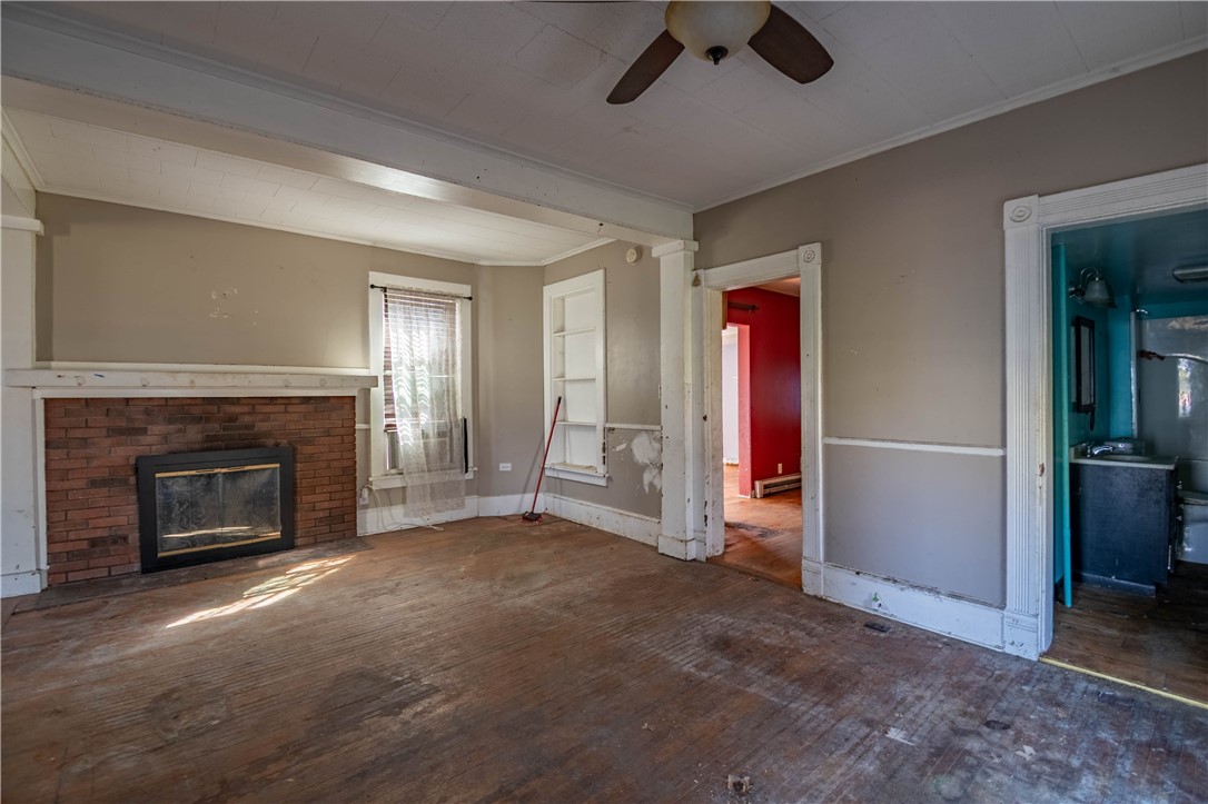 701 E 3rd Street Property Photo 5