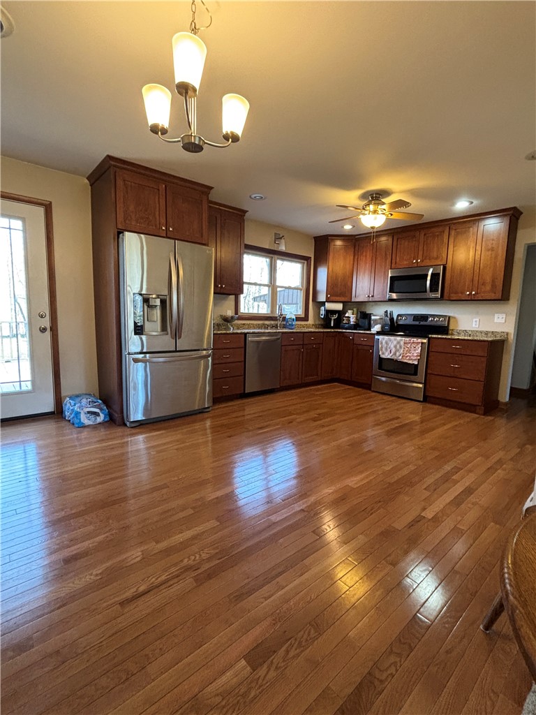 805 Hickory Drive Property Photo 3