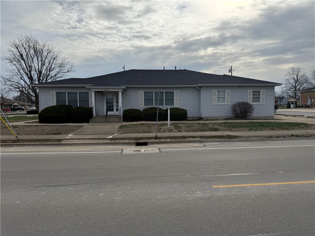512 Maple Street