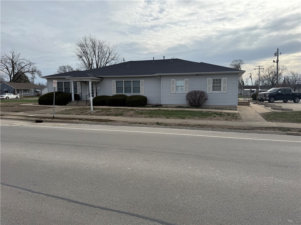 512 Maple Street Property Photo 2