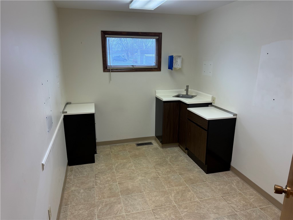512 Maple Street Property Photo 8