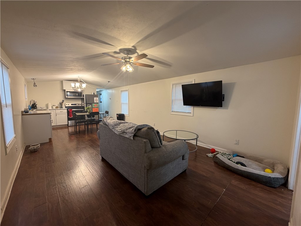 300 Spelter Avenue Property Photo 3
