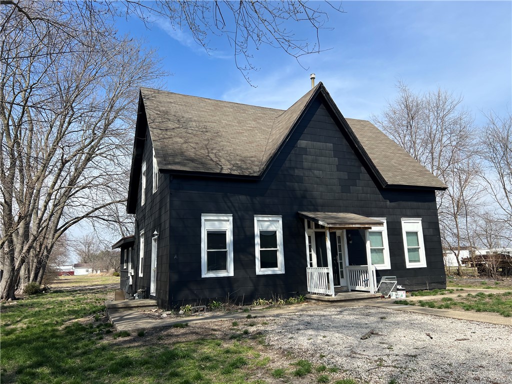 208 Poplar Street Property Photo 2