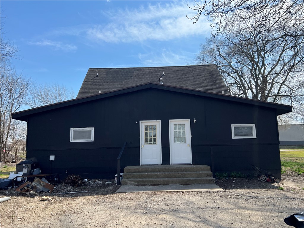 208 Poplar Street Property Photo 4