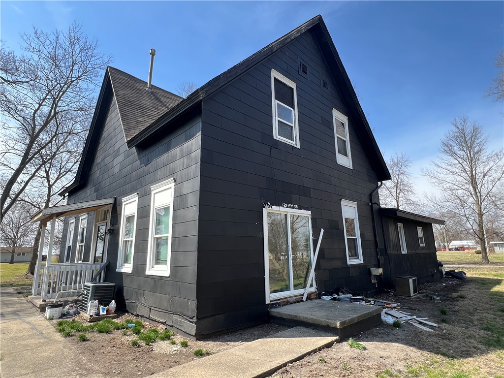 208 Poplar Street Property Photo 6