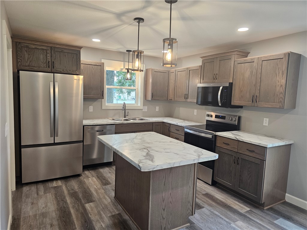 107 S Illinois Street Property Photo 7