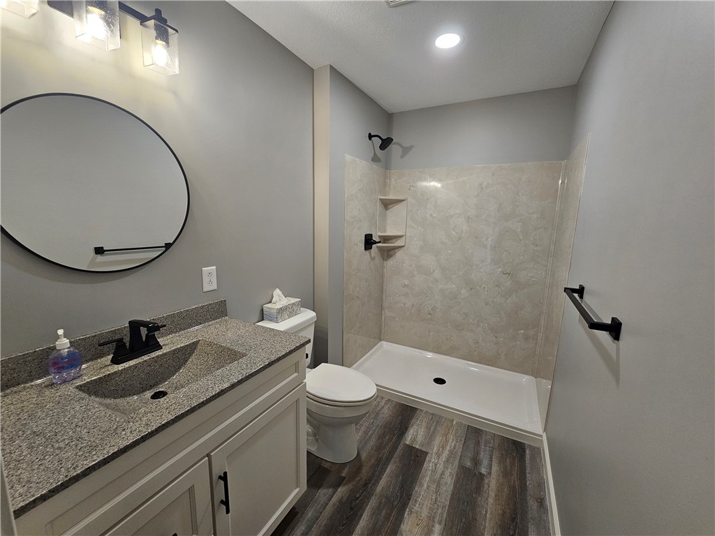 107 S Illinois Street Property Photo 13