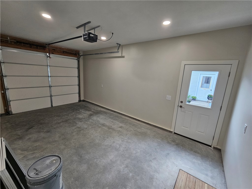 107 S Illinois Street Property Photo 25
