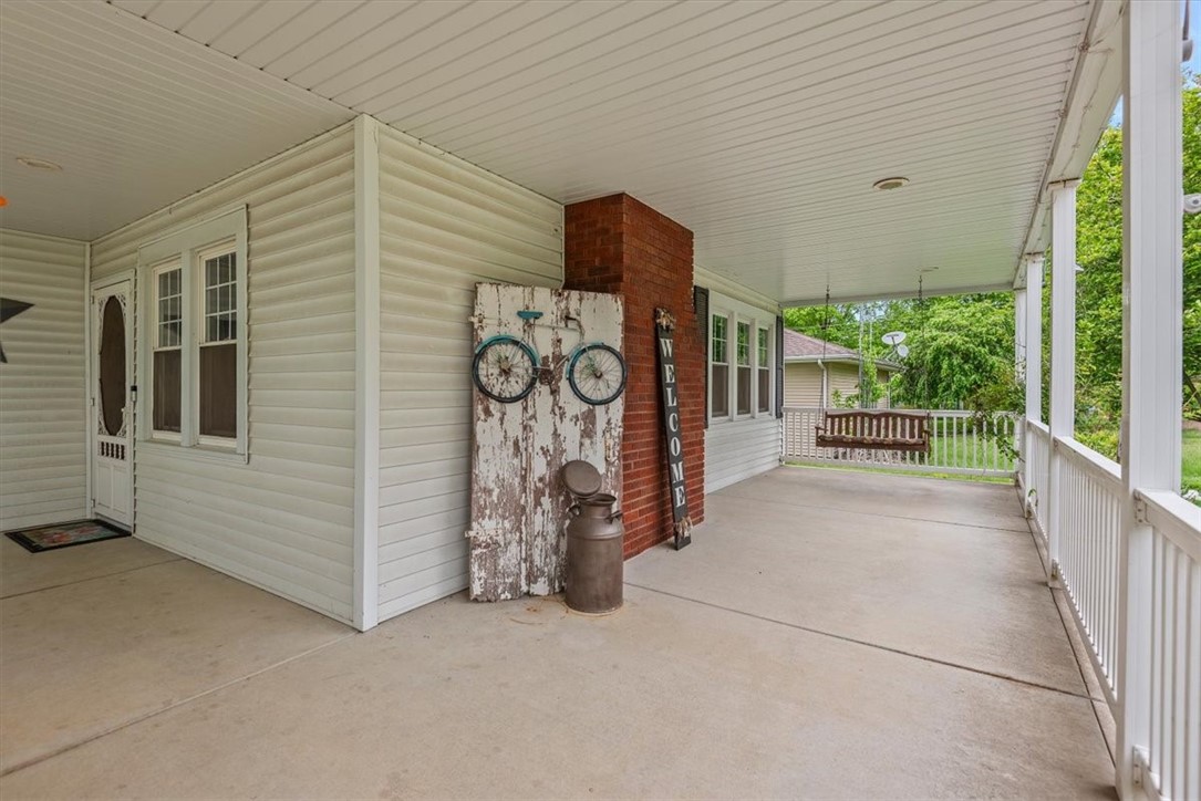 305 S Spruce Street Property Photo 6