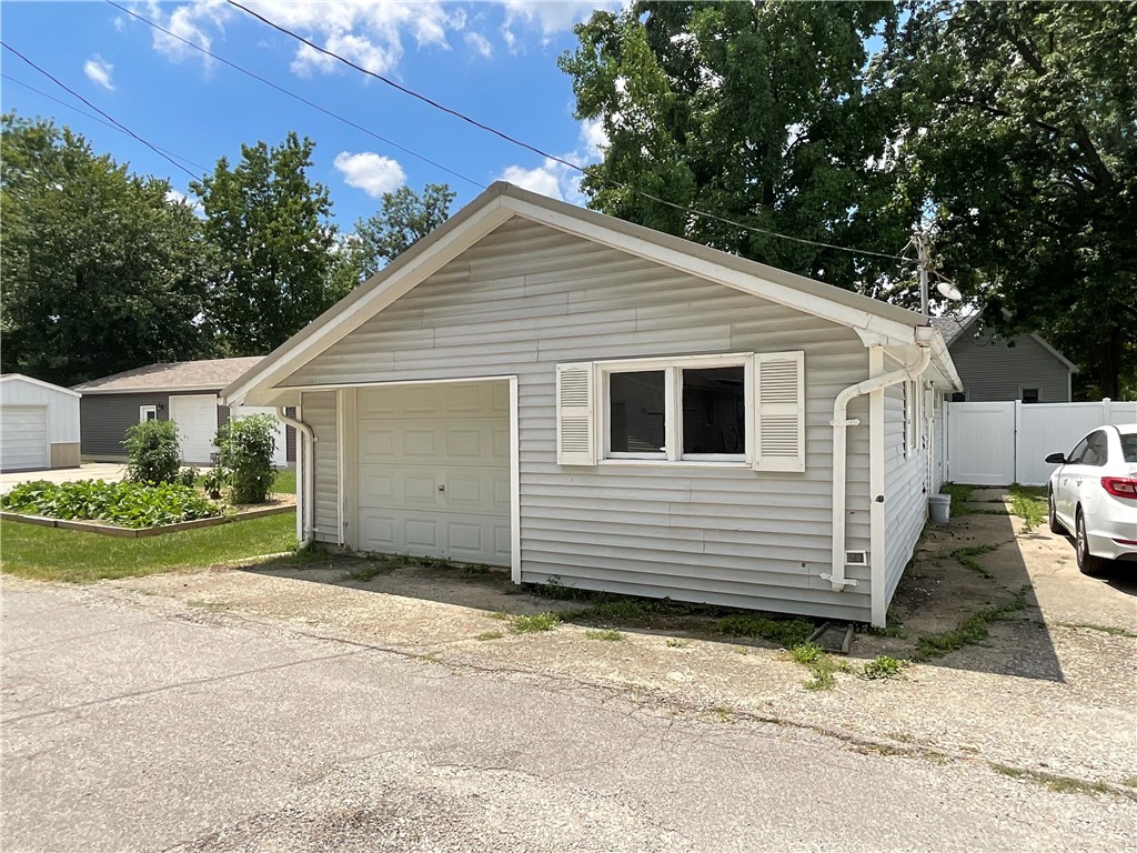 205 S 3rd Street Property Photo 4