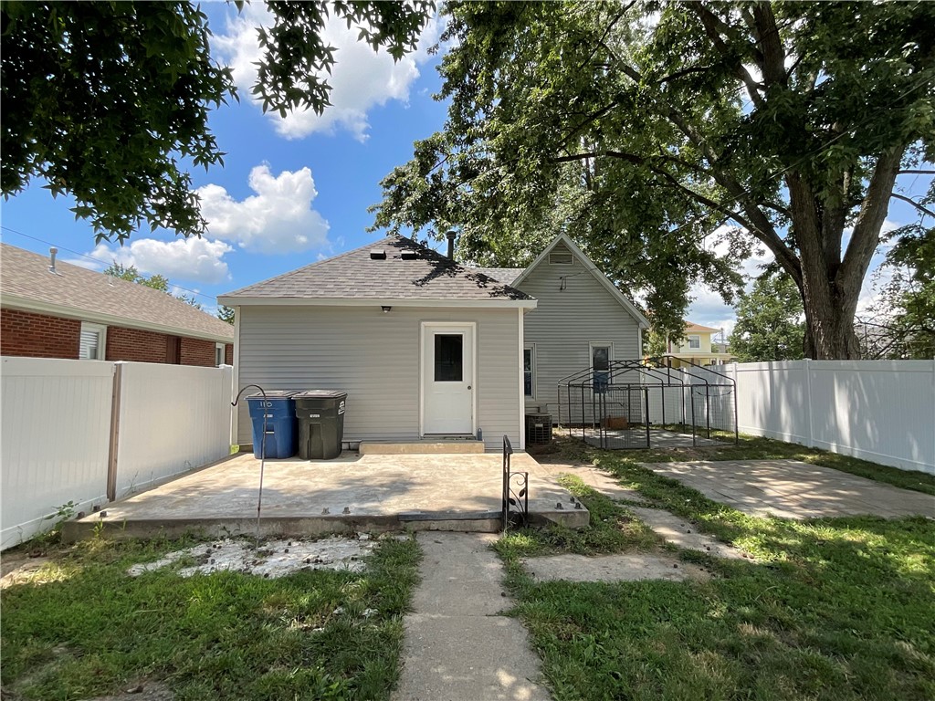 205 S 3rd Street Property Photo 6