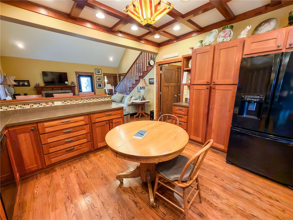 906 Ash Street Property Photo 12