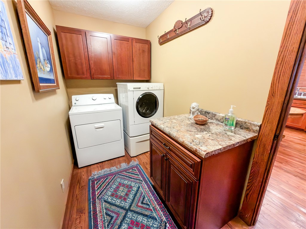 906 Ash Street Property Photo 13