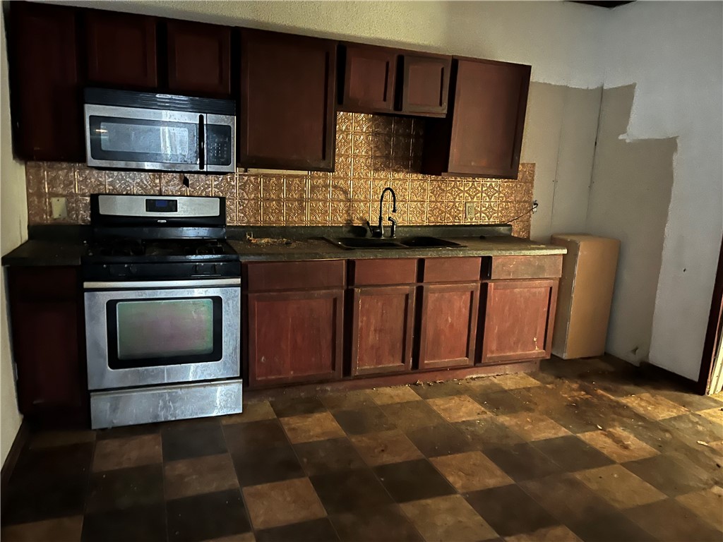 527 Boyd Street Property Photo 4
