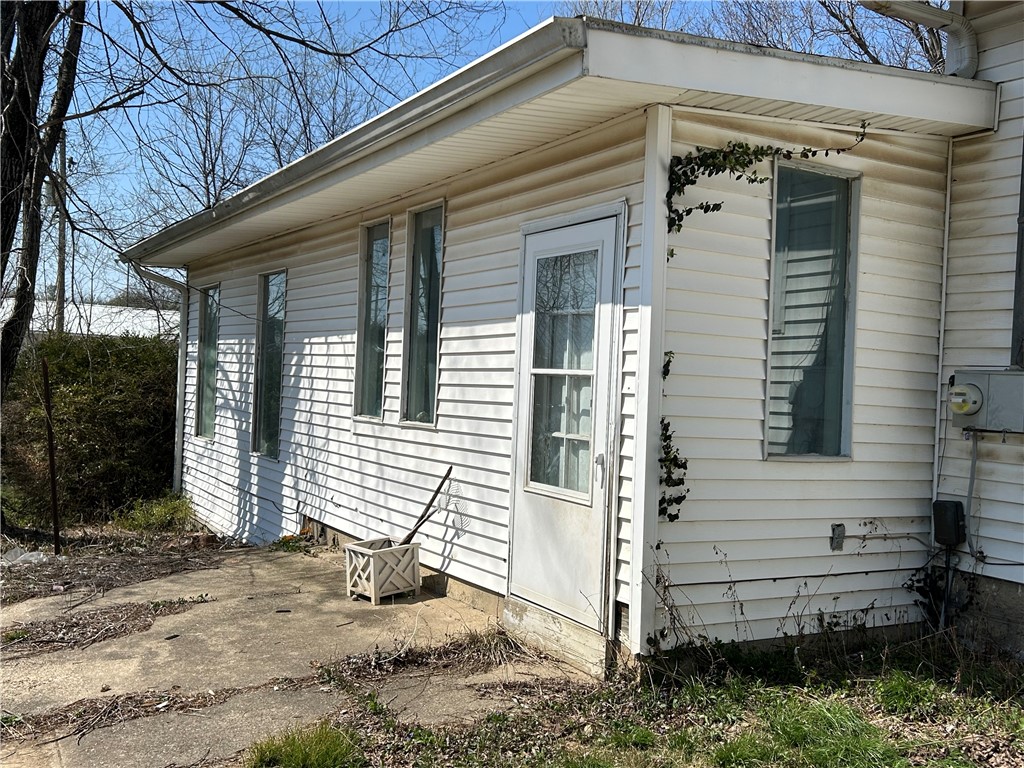 105 Randall Street Property Photo 4