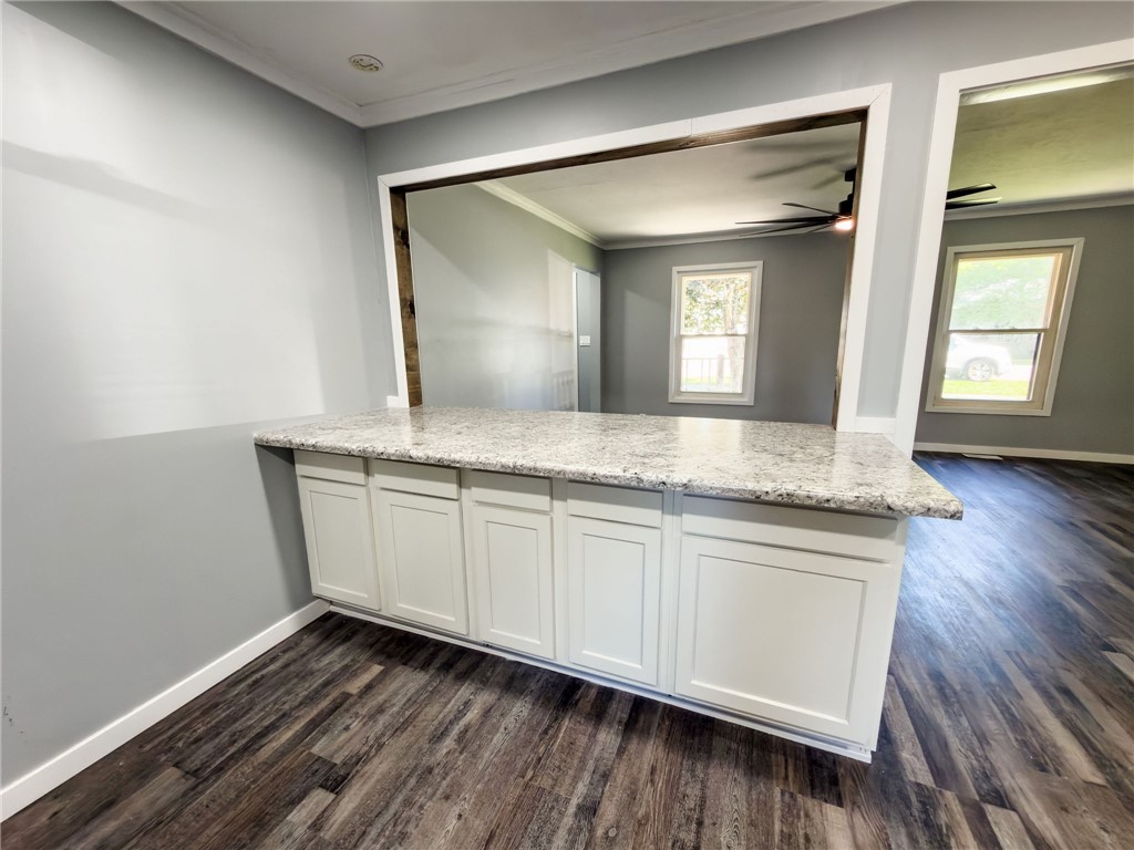 507 E Market Street Property Photo 6