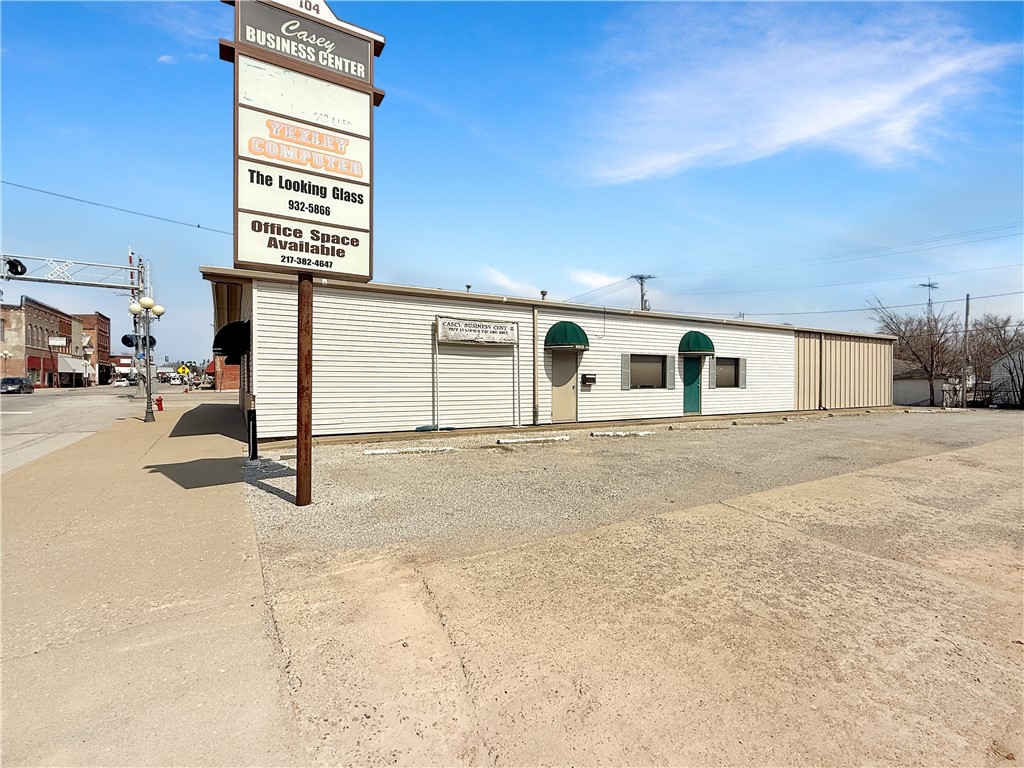 104 S Central Avenue Property Photo 2