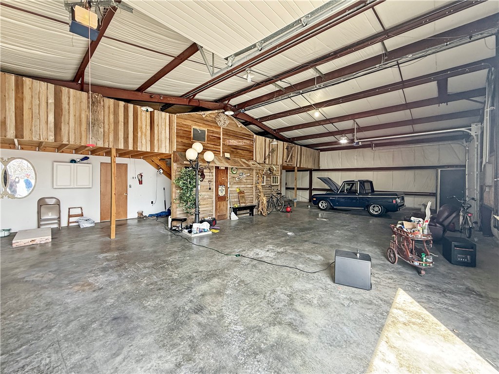 104 S Central Avenue Property Photo 21