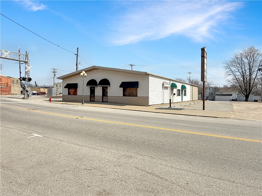 104 S Central Avenue Property Photo 23