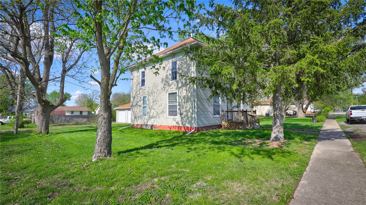 222 W Hunt Street Property Photo 4