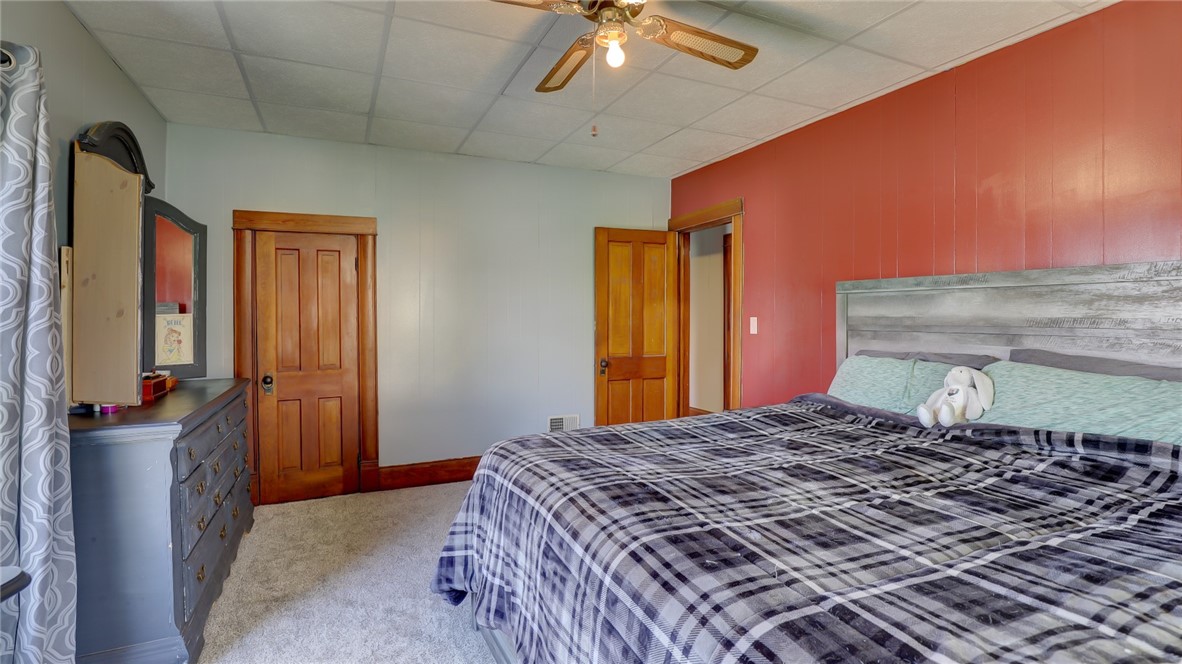 222 W Hunt Street Property Photo 33