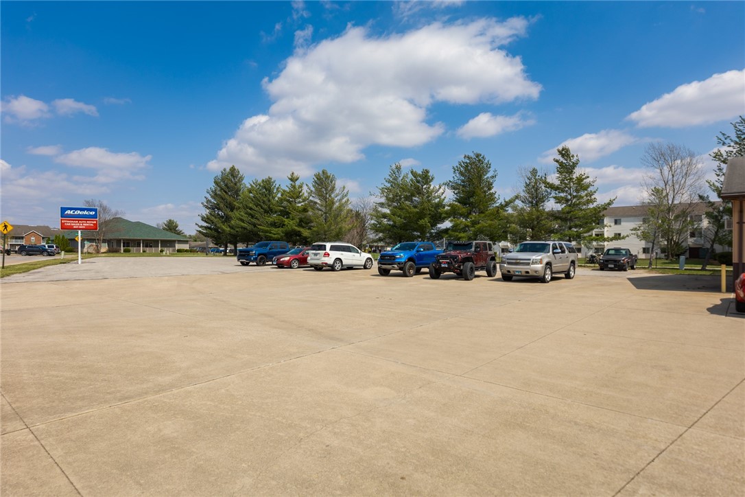 2300 Hoffman Drive Property Photo 11
