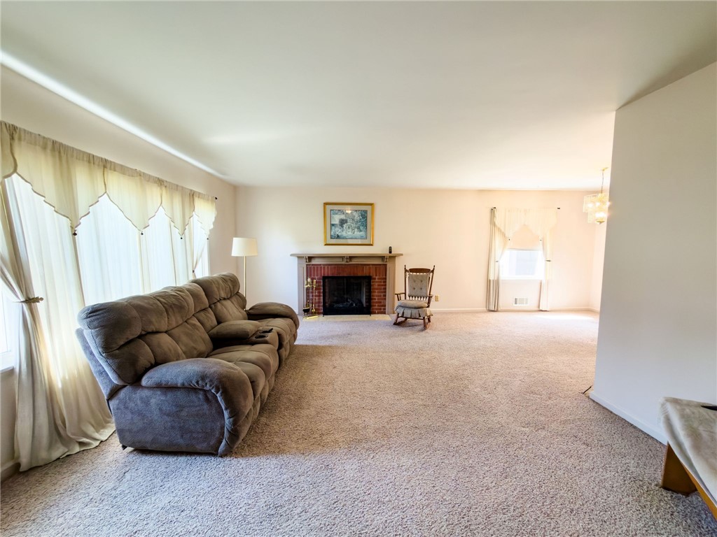 701 N Allen Street Property Photo 6
