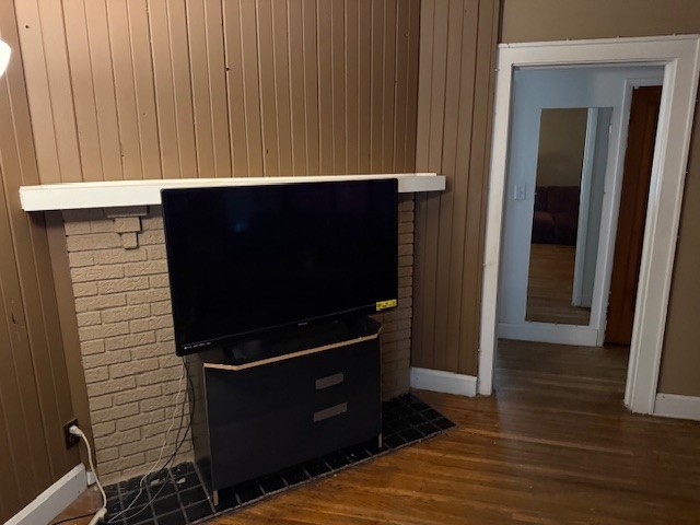 1027 N Griffin Street Property Photo 2