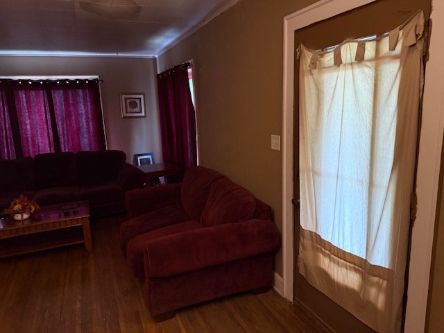 1027 N Griffin Street Property Photo 4