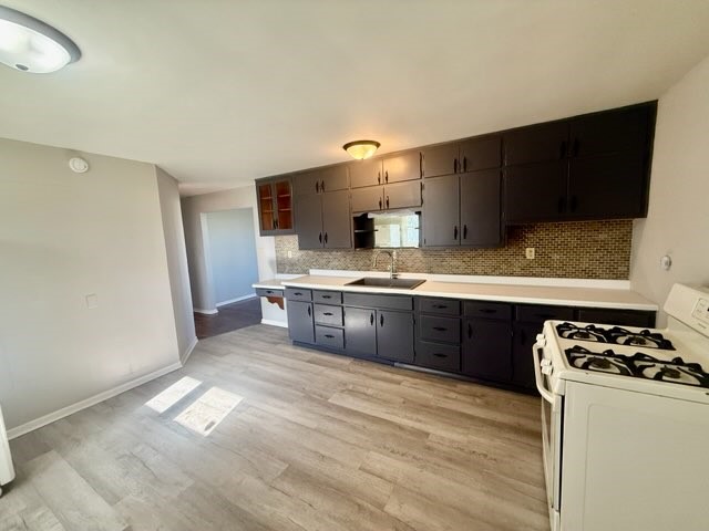 1425 S Fairview Avenue Property Photo 6