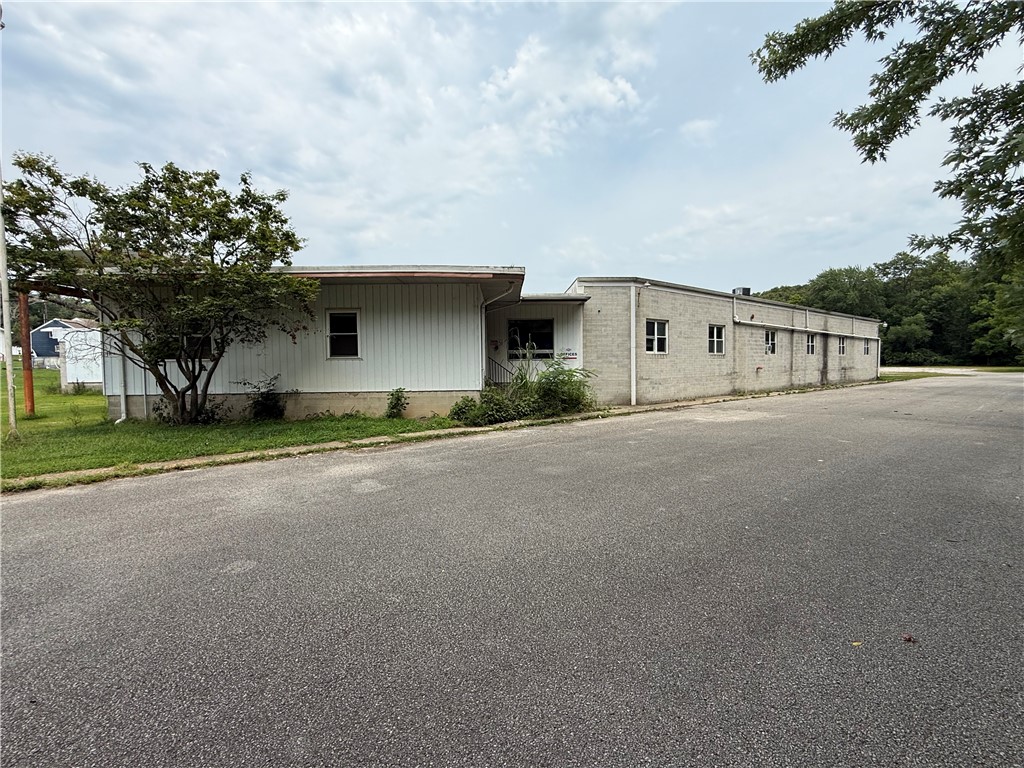 301 E Tempco Avenue Property Photo 6